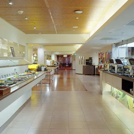 ラディソン ブルー オリンピア 4*